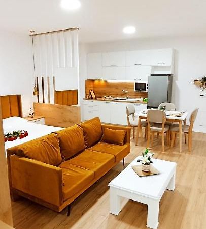 Selvia Apartament Tirana Eksteriør billede