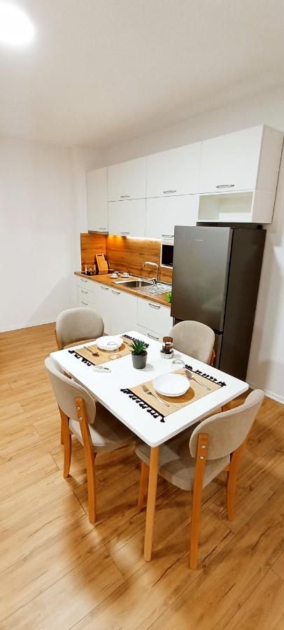 Selvia Apartament Tirana Eksteriør billede